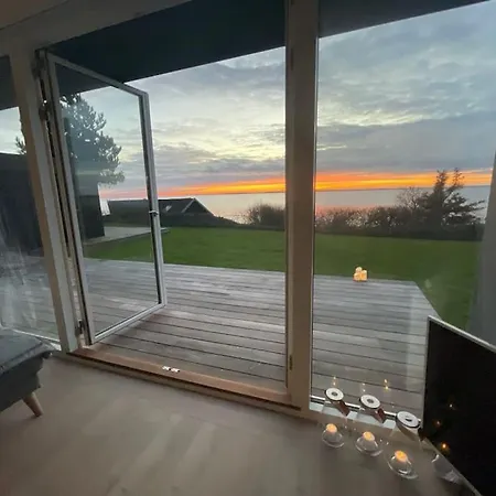 Modern Vacation With Stunning Ocean View Assens