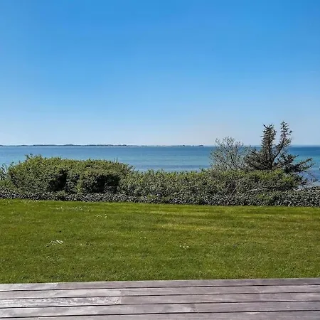 Modern Vacation With Stunning Ocean View Appartement Assens