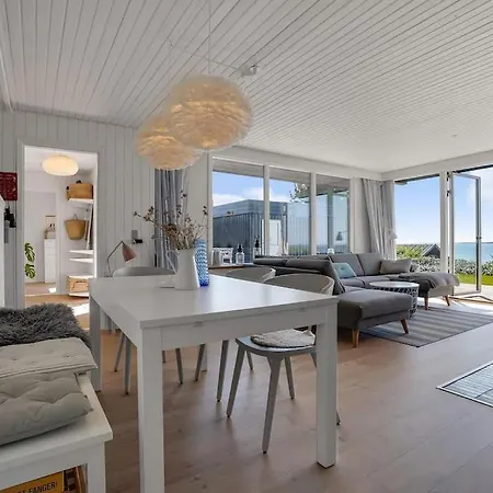 Modern Vacation With Stunning Ocean View *