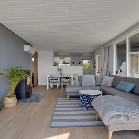 Modern Vacation With Stunning Ocean View 아센스