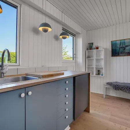 Modern Vacation With Stunning Ocean View 아파트 *