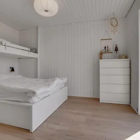아파트 Modern Vacation With Stunning Ocean View 아센스